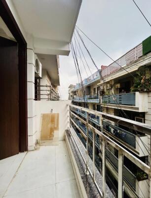 1 BHK + 1 Bath (350 sqft) Builder/Independent Floor for Rent in Chhattarpur Enclave