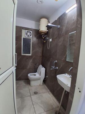 1 BHK + 1 Bath (650 sqft) Builder/Independent Floor for Rent in N Block, Chhattarpur Extension