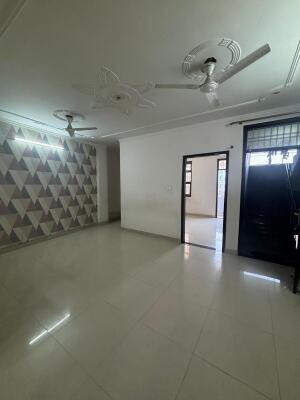 2 BHK + 1 Bath (950 sqft) Builder/Independent Floor for Rent in 100 Feet Road, Chhattarpur