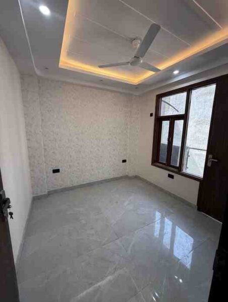 1 BHK + 1 Bath (450 sqft) Builder/Independent Floor for Rent in Independent Floor Rajpur Khurd, South Delhi