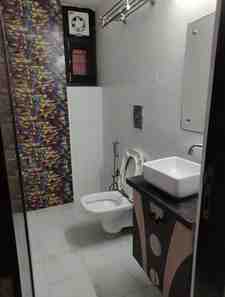 1 BHK + 2 Baths (700 sqft) Apartment/Flat for Rent in Saraswati Narmada Ganga Yamuna Apartment, Vasant Kunj