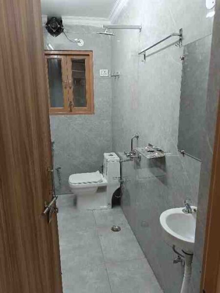 2 BHK + 1 Bath (600 sqft) Builder/Independent Floor for Rent in Chhattarpur Extension