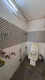 2 BHK + 2 Baths (1,000 sqft) Builder/Independent Floor for Rent in Shivalik Colony, South Delhi