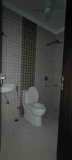 2 BHK + 2 Baths (1,125 sqft) Builder/Independent Floor for Rent in Shivalik Colony, South Delhi