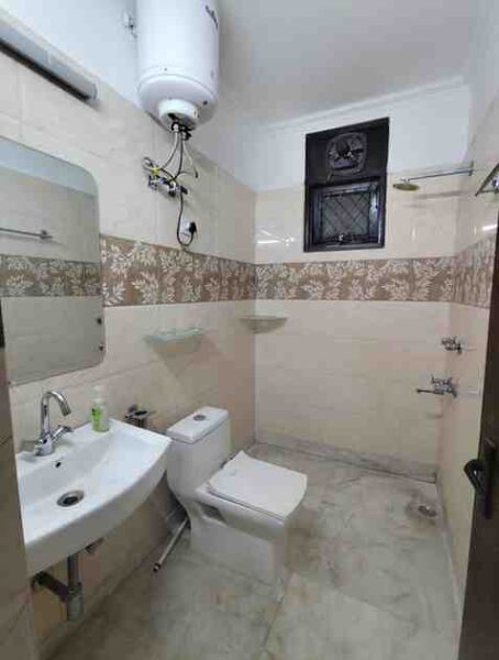 2 BHK + 2 Baths (850 sqft) Builder/Independent Floor for Rent in Independent Floor Malviya Nagar, South Delhi