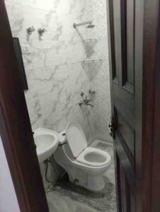 2 BHK + 2 Baths (825 sqft) Builder/Independent Floor for Rent in Independent Floor Chhatarpur Extension, South Delhi