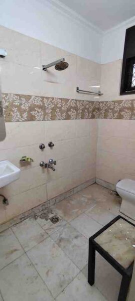 2 BHK + 2 Baths (900 sqft) Builder/Independent Floor for Rent in Independent Floor Malviya Nagar, South Delhi