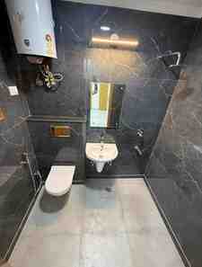 2 BHK + 2 Baths (2,250 sqft) Builder/Independent Floor for Rent in Rajpur Khurd Extension, South Delhi