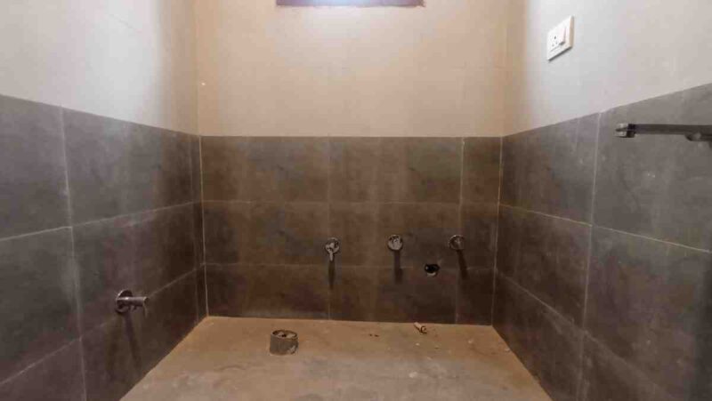 3 BHK + 2 Baths (1,550 sqft) Builder/Independent Floor for Rent in Paryavaran Complex Floors Saket District Centre, South Delhi