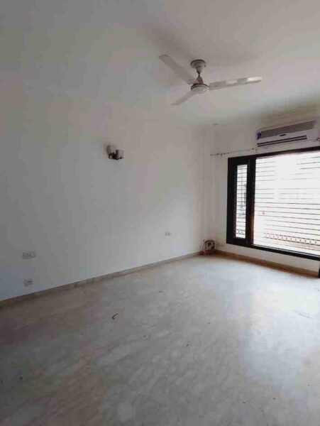 3 BHK + 3 Baths (2,700 sqft) Builder/Independent Floor for Rent in Independent Floor Adchini, South Delhi