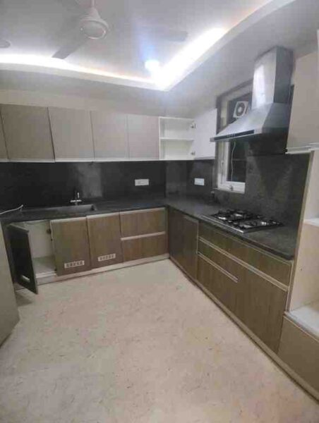 3 BHK + 3 Baths (2,300 sqft) Builder/Independent Floor for Rent in RWA Apartment Adchini, South Delhi