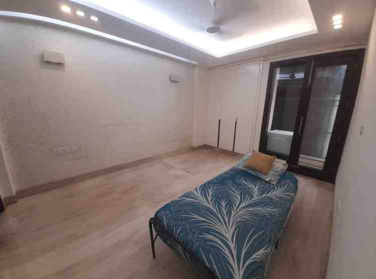 3 BHK + 3 Baths (2,255 sqft) Builder/Independent Floor for Rent in RWA Apartment Adchini, South Delhi