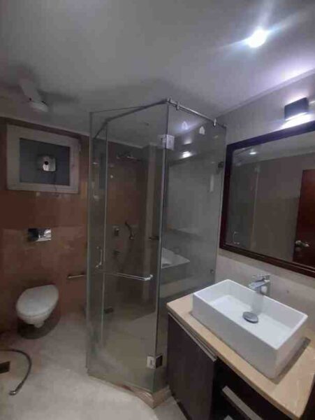 3 BHK + 3 Baths (2,260 sqft) Builder/Independent Floor for Rent in RWA Apartment Adchini, South Delhi