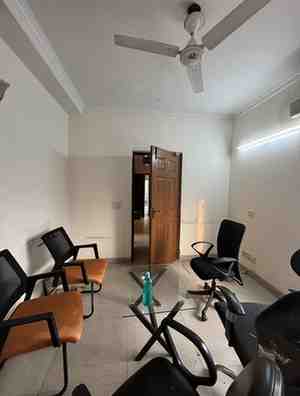 3 BHK + 3 Baths (1,800 sqft) Builder/Independent Floor for Rent in Shivalik Colony, South Delhi