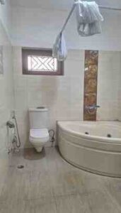 4 BHK + 4 Baths (2,200 sqft) Apartment/Flat for Rent in DDA Flats Sector C Pocket 2 Vasant Kunj, South Delhi