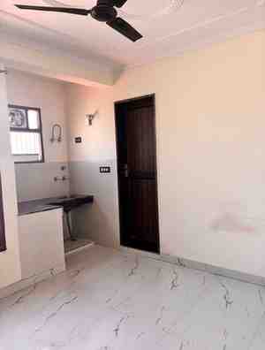 1 RK + 1 Bath (100 sqft) Studio Apartment for Rent in Chhattarpur, South Delhi
