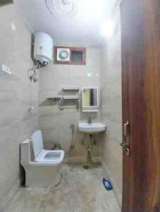 2 BHK + 1 Bath (630 sqft) Builder/Independent Floor for Rent in Naraina Village, South Delhi