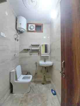 2 BHK + 1 Bath (630 sqft) Builder/Independent Floor for Rent in Naraina Village, South Delhi