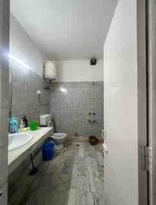 2 BHK + 1 Bath (1,250 sqft) Builder/Independent Floor for Rent in E Block, East of Kailash