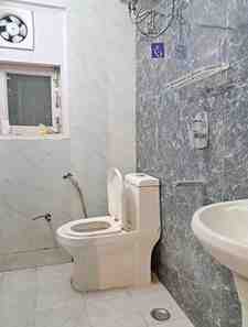 2 BHK + 2 Baths (900 sqft) Builder/Independent Floor for Rent in Sant Nagar, South Delhi