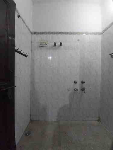 3 BHK + 1 Bath (1,000 sqft) Builder/Independent Floor for Rent in B Block, Chhattarpur Extension