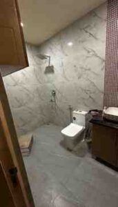 3 BHK + 2 Baths (2,000 sqft) Builder/Independent Floor for Rent in See outside Himgiri Apartments Kalkaji Extension, South Delhi