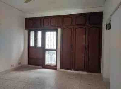 3 BHK + 3 Baths (2,000 sqft) Builder/Independent Floor for Rent in Masjid Moth, South Delhi