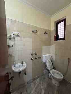 3 BHK + 2 Baths (1,350 sqft) Villa for Rent in Independent House Dwarka Sector 24