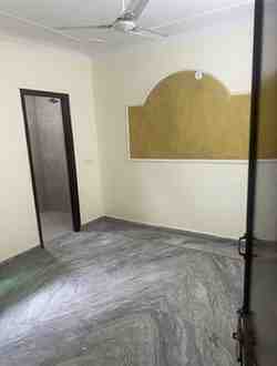 1 BHK + 2 Baths (720 sqft) Builder/Independent Floor for Rent in Saket