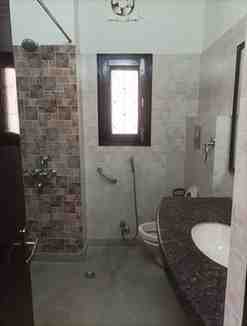 4 BHK + 2 Baths (2,000 sqft) Apartment/Flat for Rent in South Park Apartment, Kalkaji