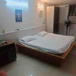 1 RK + 1 Bath (450 sqft) Studio Apartment for Rent in J Block, Saket
